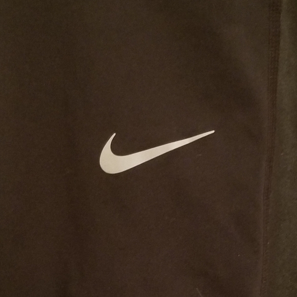 Nike Dri-Fit Black Capri Workout Leggings - Picture 2 of 5